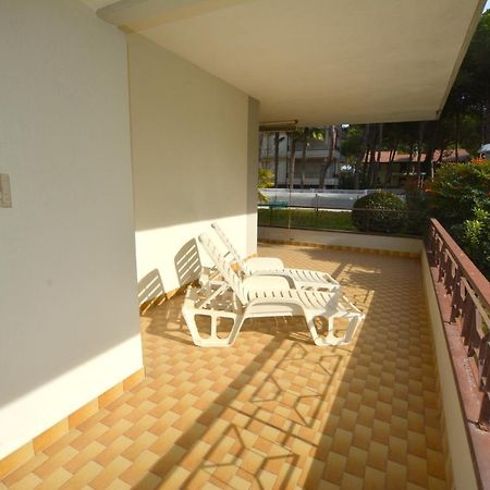 Ferienwohnung Lignano With Pool Lignano Sabbiadoro Exterior foto