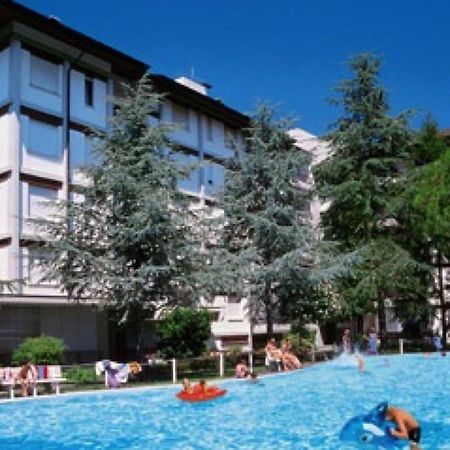 Ferienwohnung Lignano With Pool Lignano Sabbiadoro Exterior foto