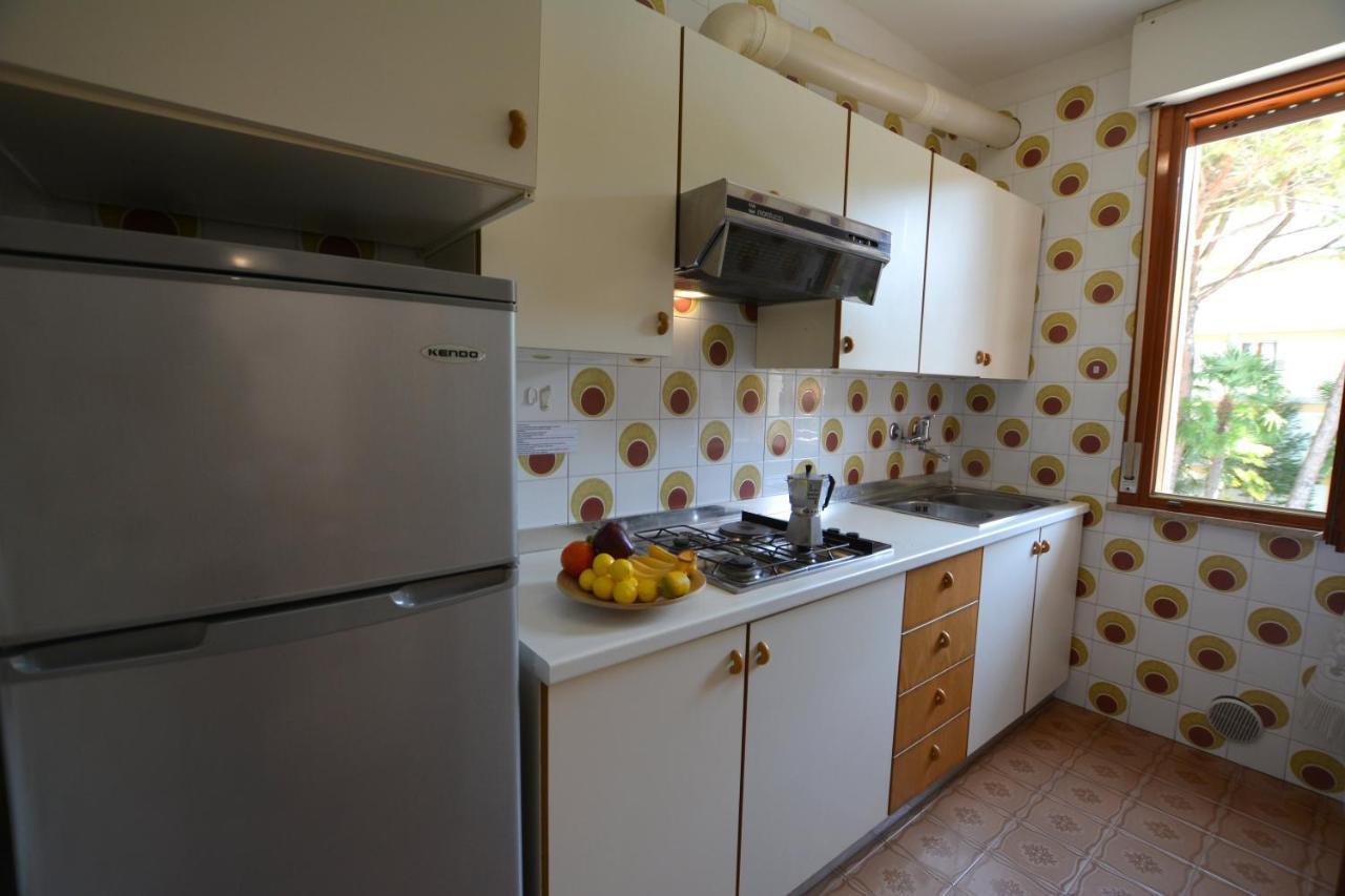 Ferienwohnung Lignano With Pool Lignano Sabbiadoro Exterior foto